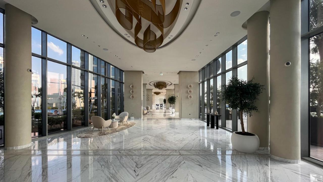 Waves Holiday Home - Waterfront Apartment With Breathtaking Sea Views Dubai Exteriör bild