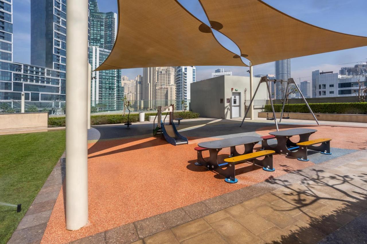 Waves Holiday Home - Waterfront Apartment With Breathtaking Sea Views Dubai Exteriör bild
