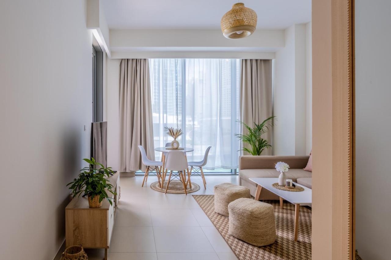 Waves Holiday Home - Waterfront Apartment With Breathtaking Sea Views Dubai Exteriör bild