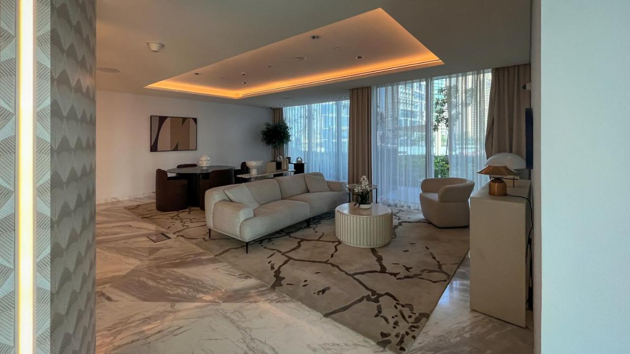 Waves Holiday Home - Waterfront Apartment With Breathtaking Sea Views Dubai Exteriör bild