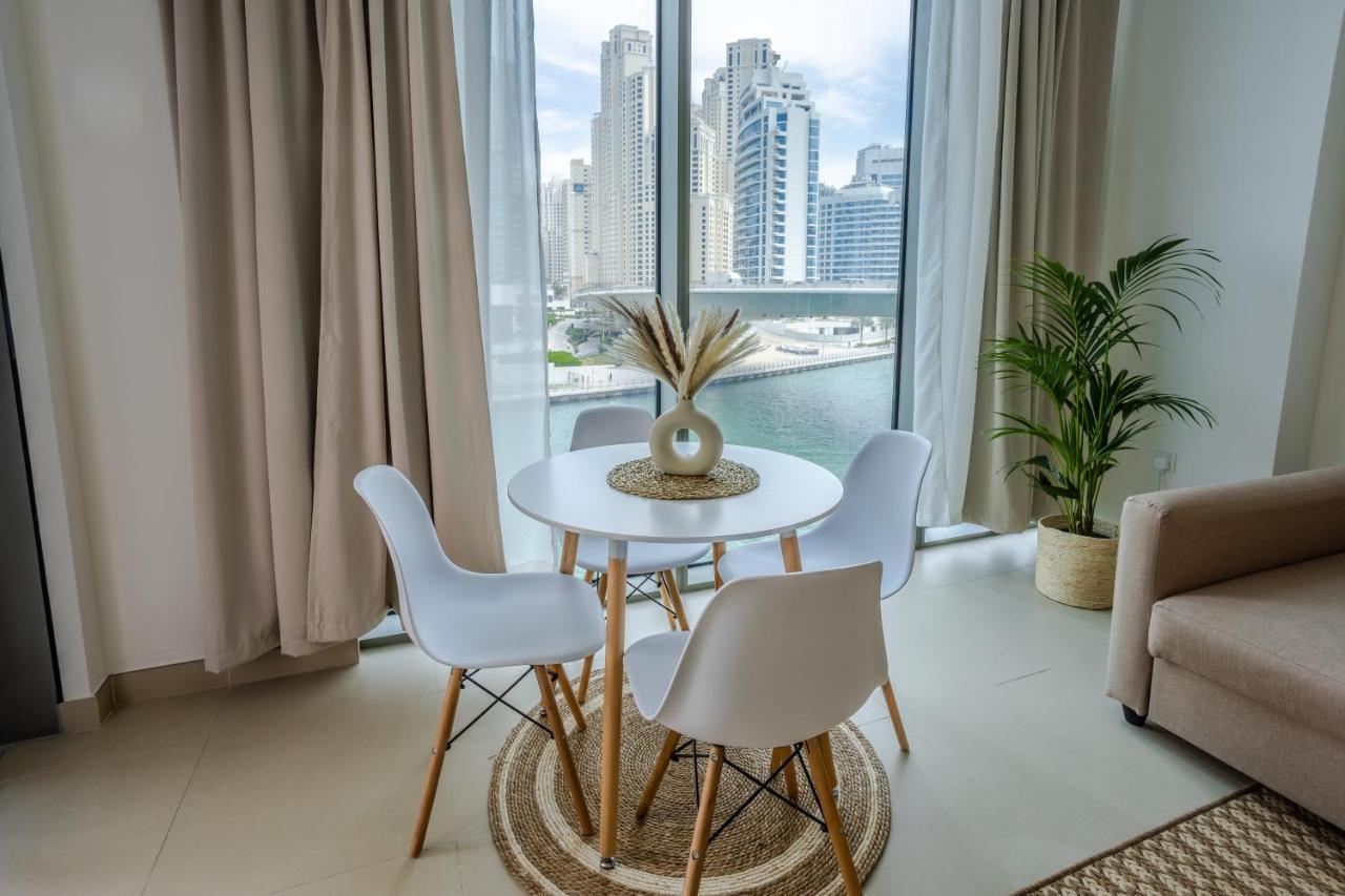 Waves Holiday Home - Waterfront Apartment With Breathtaking Sea Views Dubai Exteriör bild