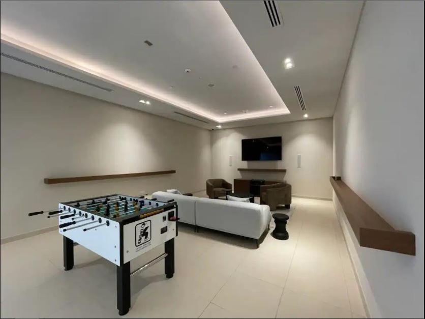 Waves Holiday Home - Waterfront Apartment With Breathtaking Sea Views Dubai Exteriör bild